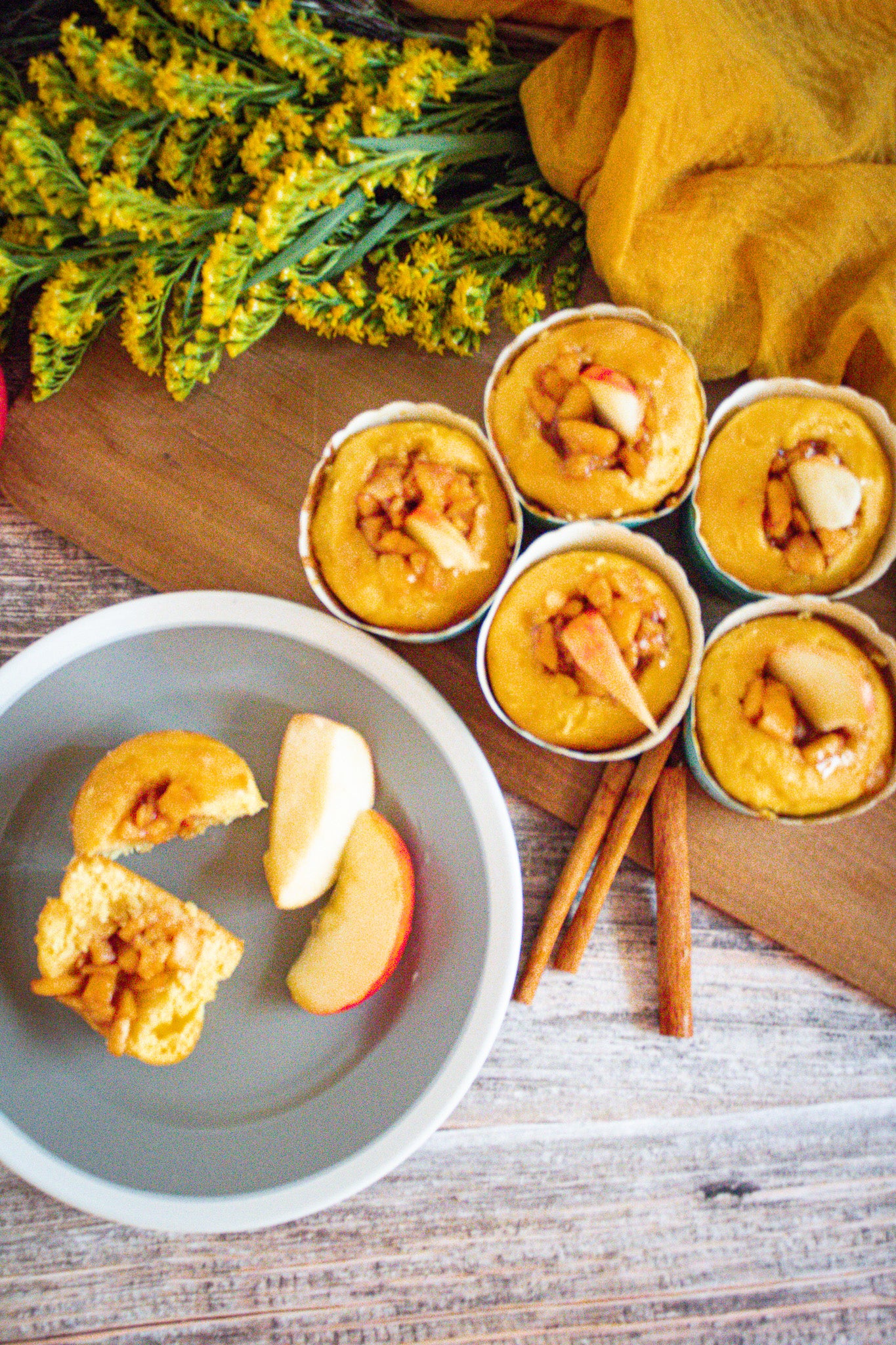 Caramel Apple Pecan Cupcakes [Semi-Exclusive] - Set 5