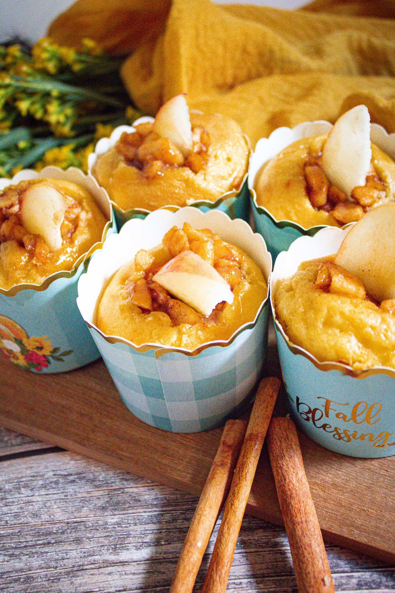 Caramel Apple Pecan Cupcakes [Semi-Exclusive] - Set 5