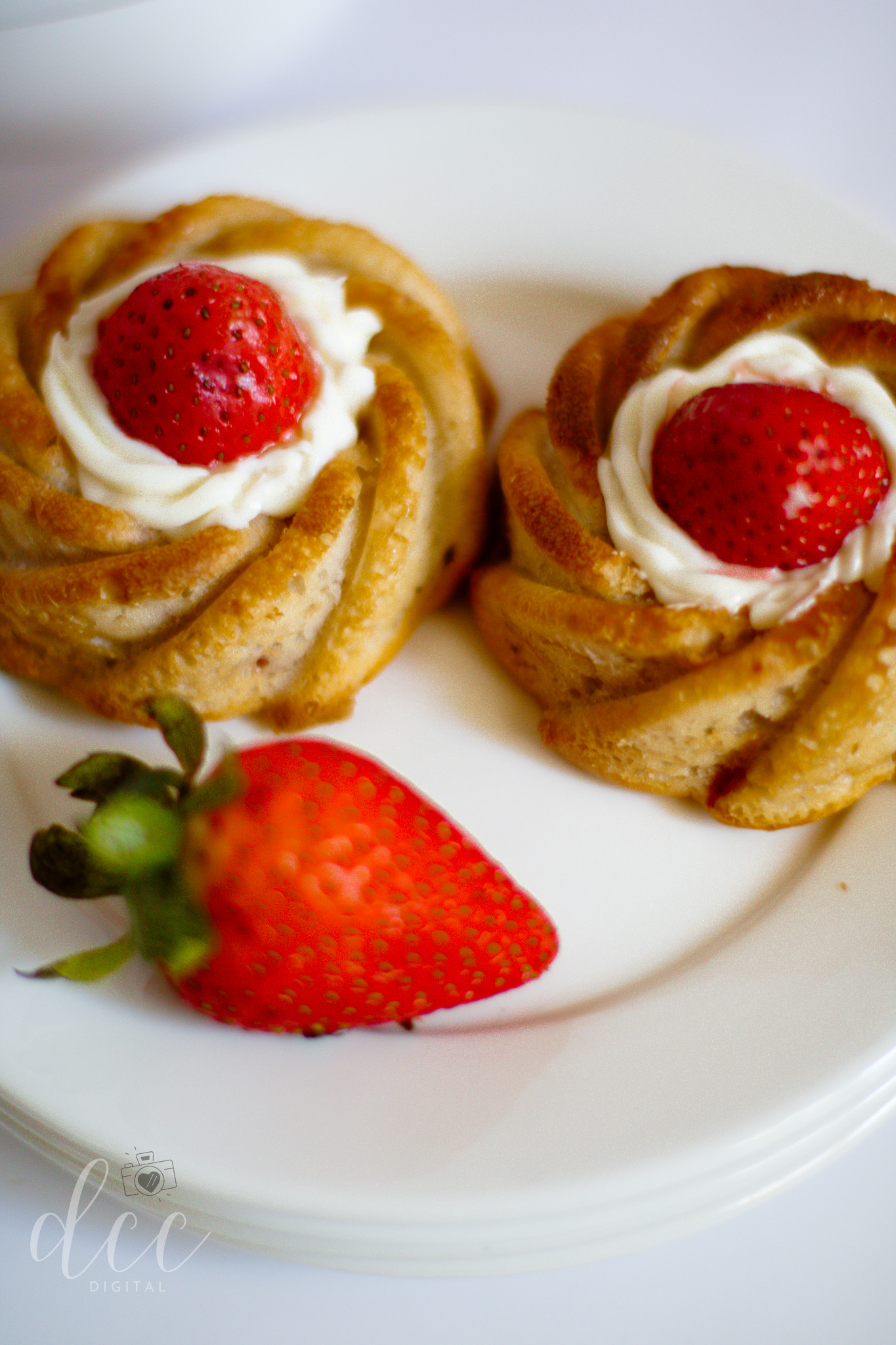 Strawberry Yogurt Mini-Buns (Semi-Exclusive) Set 1