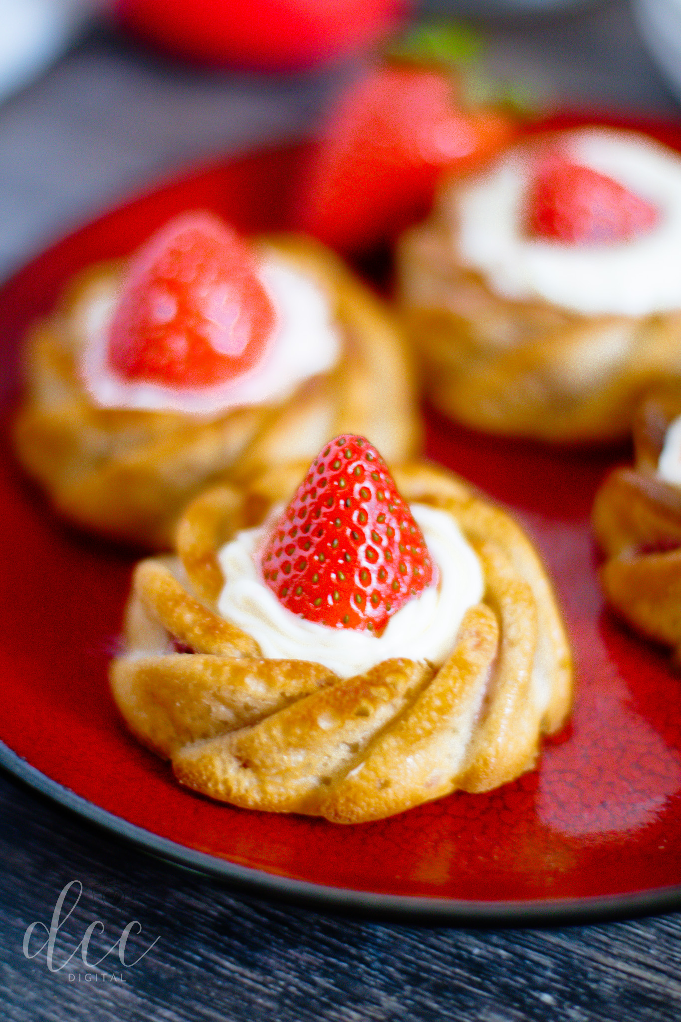 Strawberry Yogurt Mini-Buns (Semi-Exclusive) Set 1