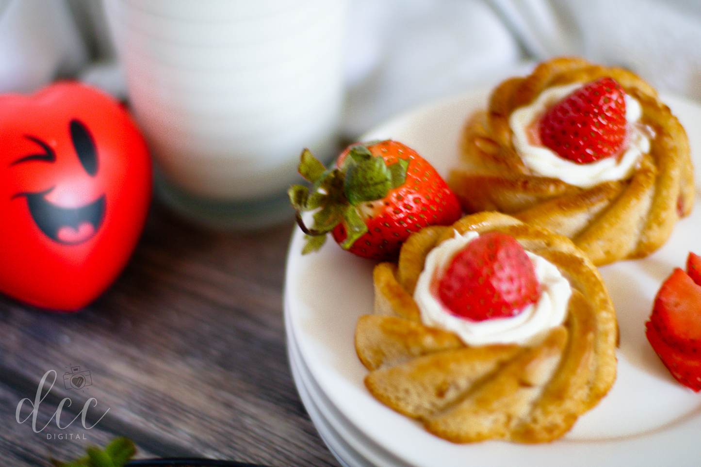 Strawberry Yogurt Mini-Buns (Semi-Exclusive) Set 1