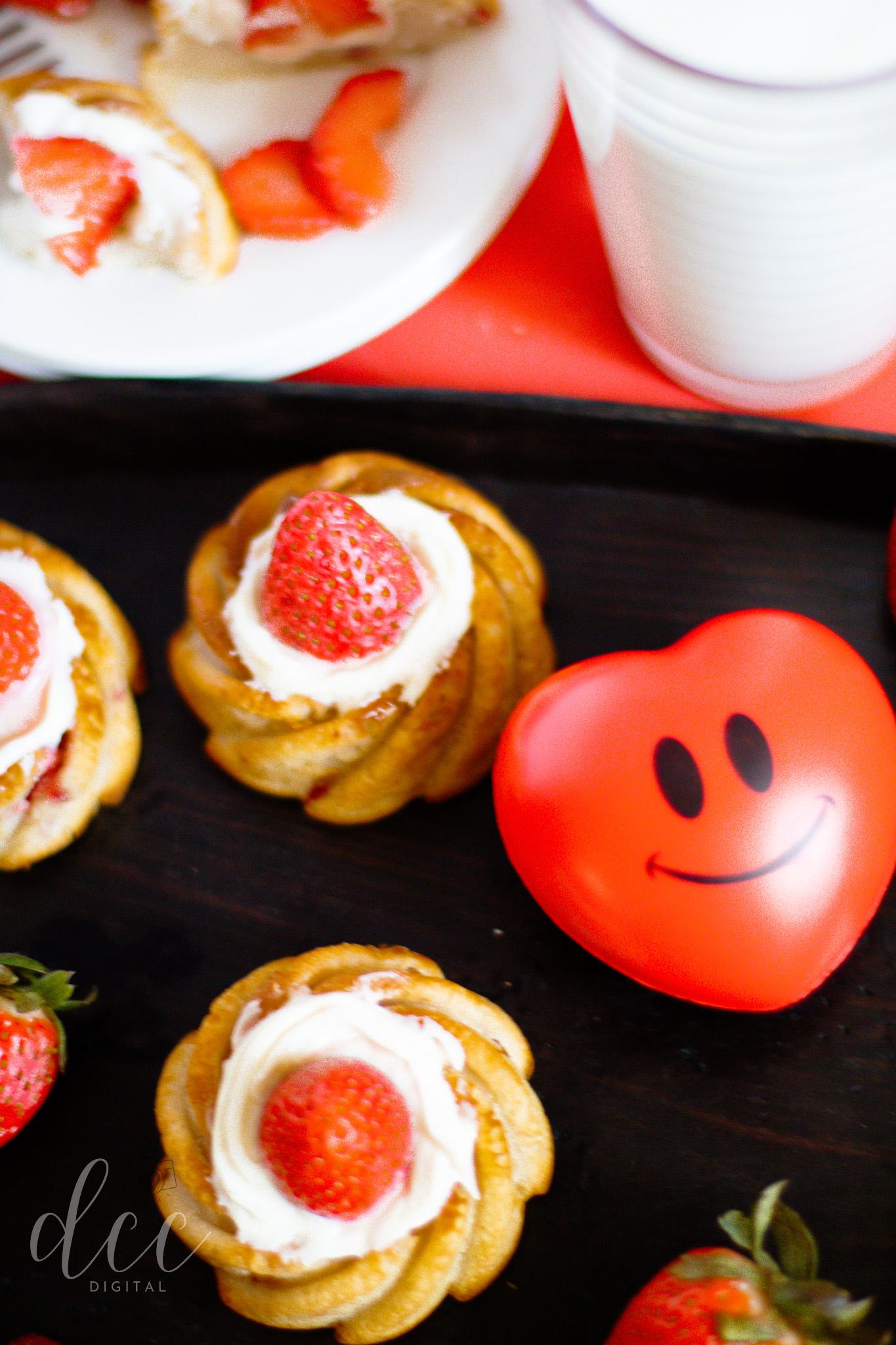 Strawberry Yogurt Mini-Buns (Semi-Exclusive) Set 2